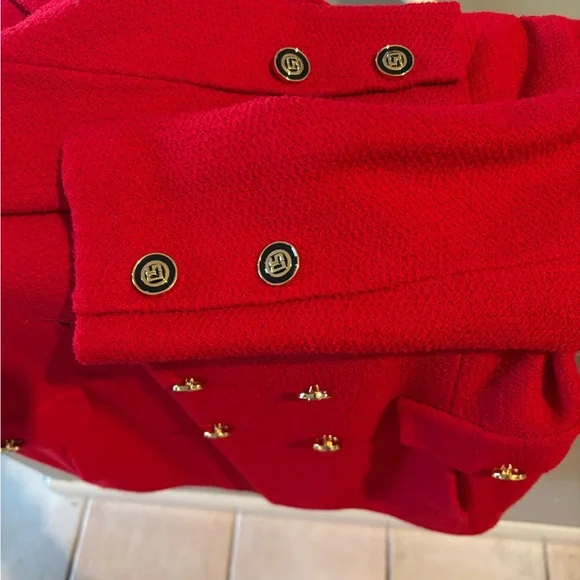 ST JOHN FABULOUS RED Blazer with BLK TRIM EUC Gold Buttons 8 - Picture 5 of 7